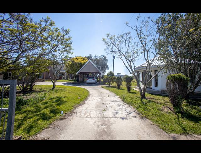 116,000M² FARM FOR SALE IN COVE ROCK